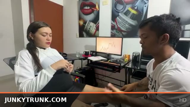 Pregnant Stepsister Stressed From Work Gets Relaxing Massages That Turn Into Hot Sex